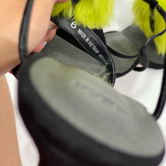 ASOS Hot spell Neón green faux fur stiletto heels size 6 - Picture 10 of 10